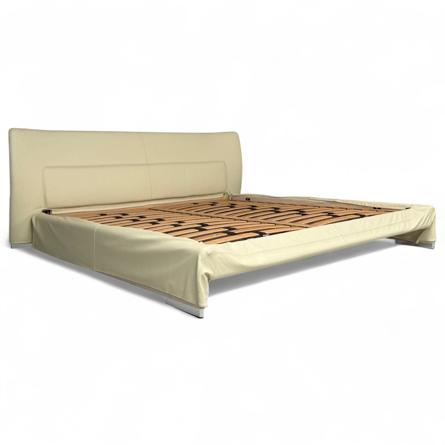 Molteni & C., Cream Leather, Chrome, King Size Bedframe, Italy, 21st C.