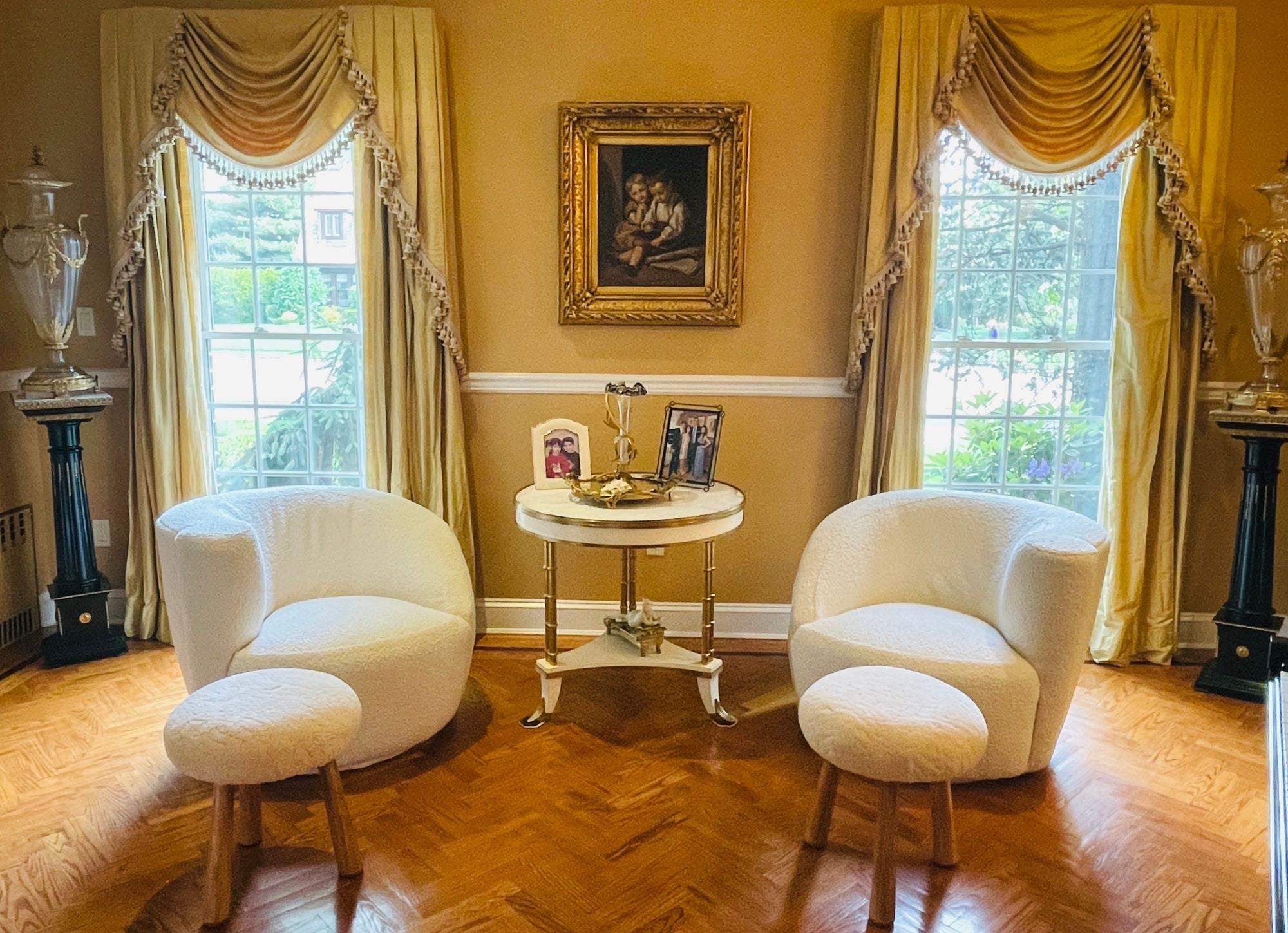 Vladimir Kagan Style, White Boucle, Nautilus Style Swivel Chairs, USA, 1970s