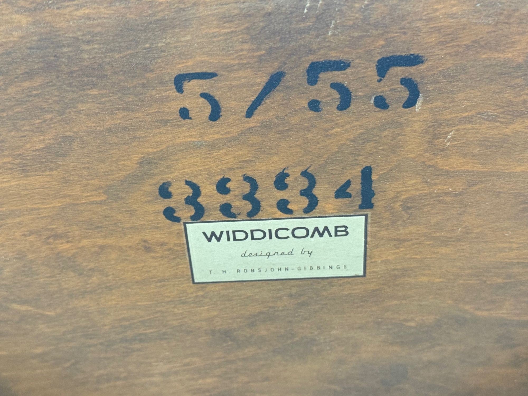 T.H. Robsjohn-Gibbings, American Modern, Walnut, Side Table, USA, 1960s
