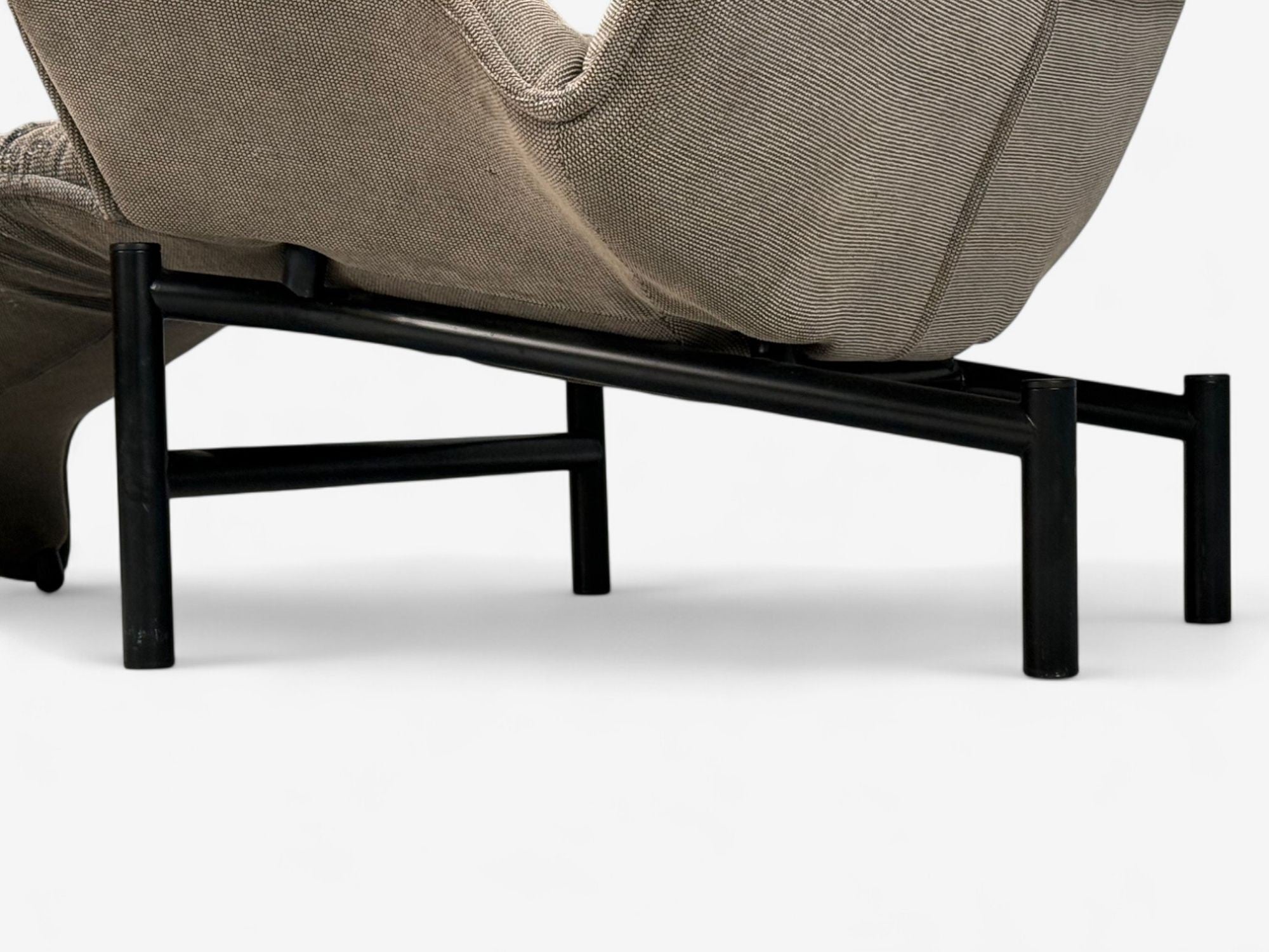 Vico Magistretti, Italian Modern, Fabric, Metal, Veranda Lounge Chair, 1980s