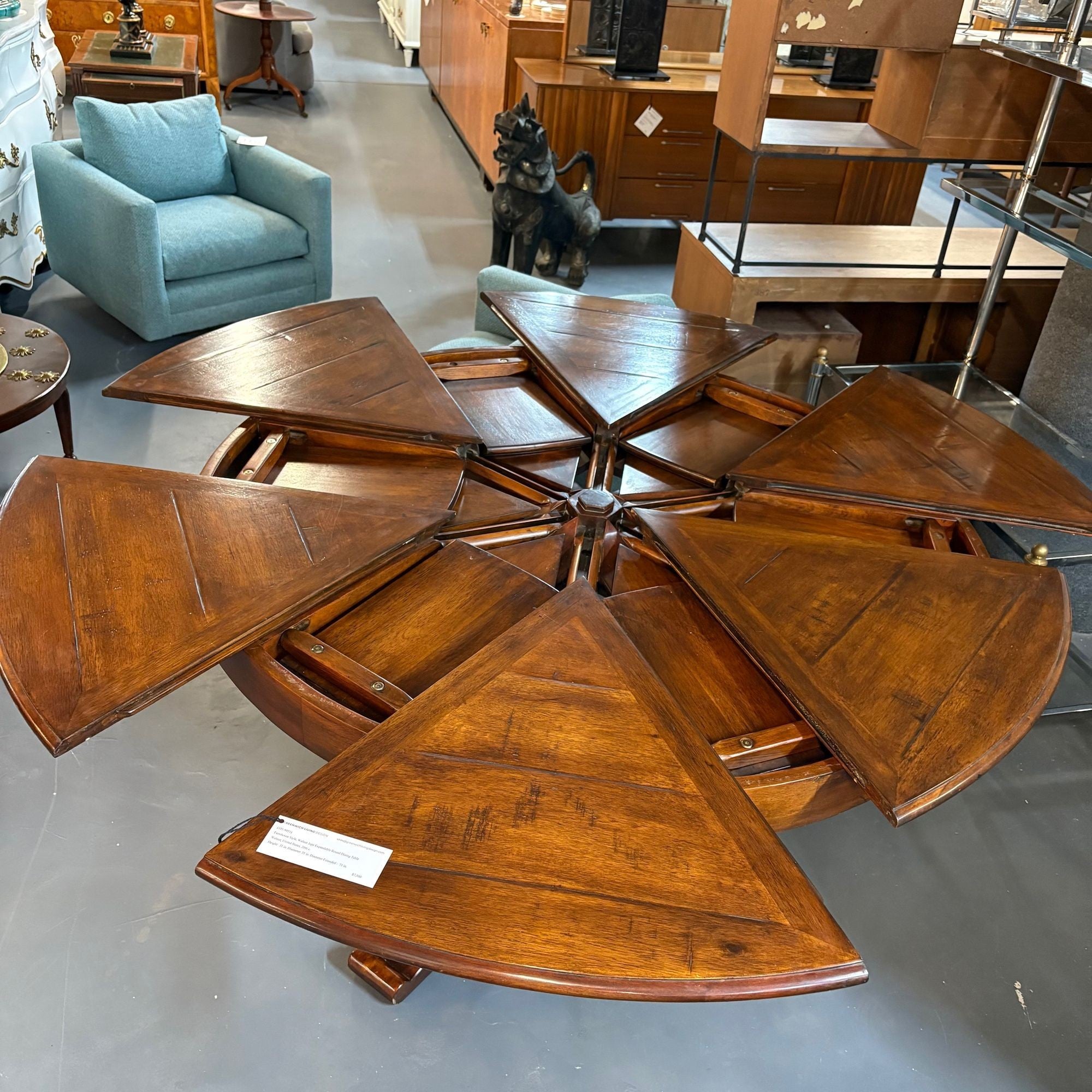 Farmhouse Style, Walnut, Jupe Round Dining Table, USA, 20th C.