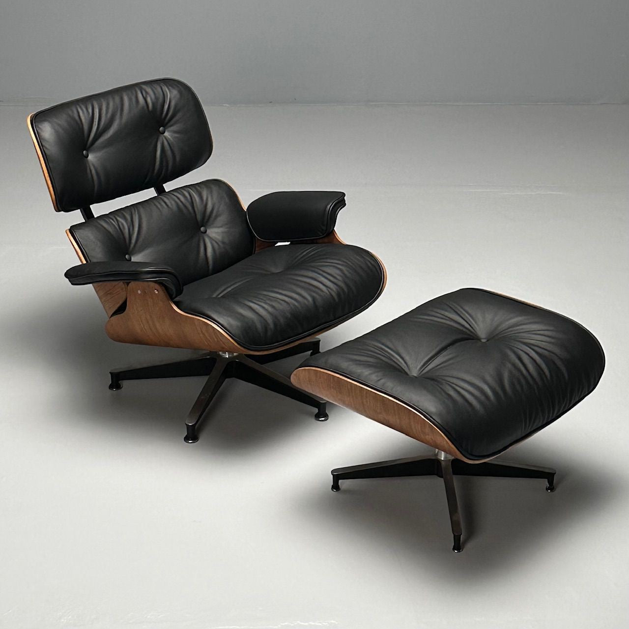 Charles & Ray Eames, Mid-Century Modern, Eames Lounge Chair, Black Leather, Wood