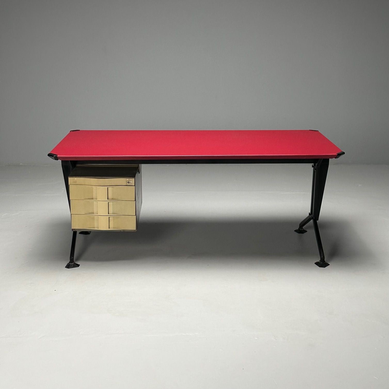 Studio BBPR, Olivetti, Italian Mid-Century Modern, Desk, Metal, 1950s