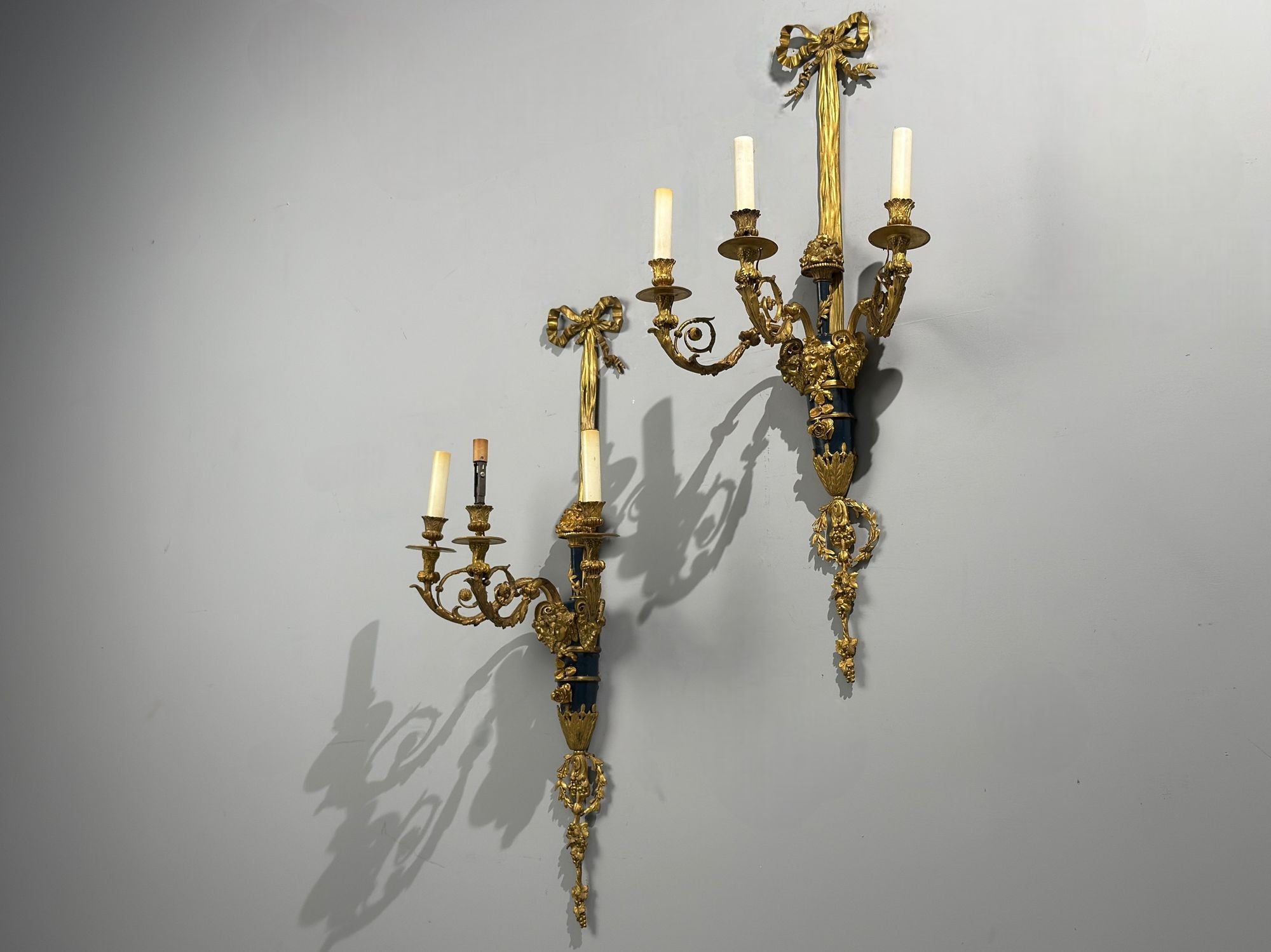 Henry Dasson Attr., Louis XVI, Wall Sconces, Bronze, France, 1860s