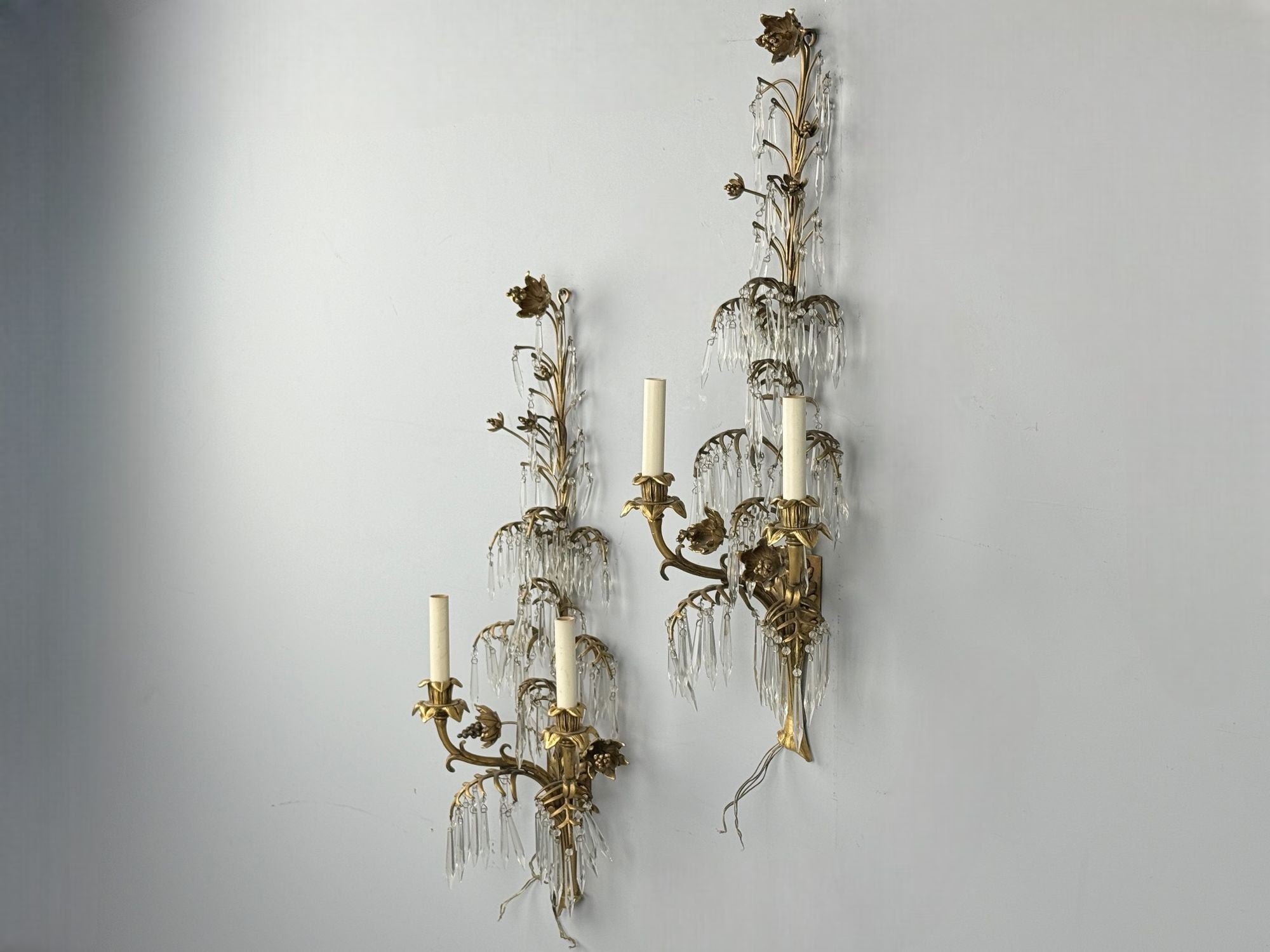 French Louis XV, Bronze, Cut Crystal, Large Wall Sconces, France, 1930s