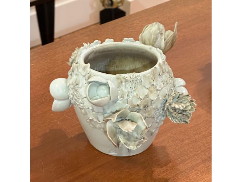 Chala Toprak, Contemporary, Modern Sculpture, Flower Vase, Porcelain, 2022