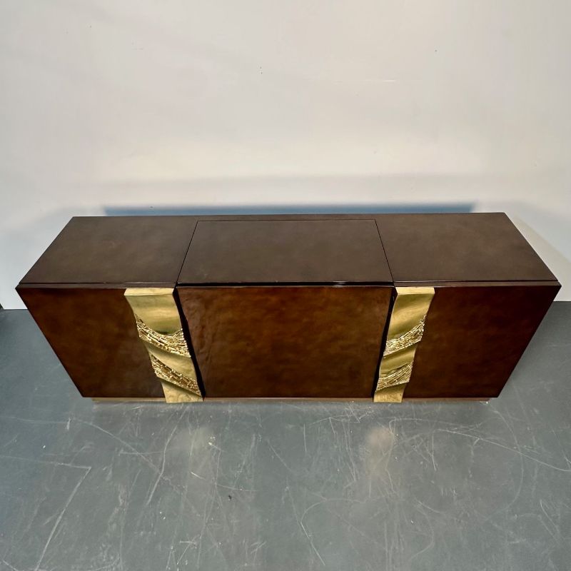 Italian Mid-Century Modern Bar / Entertainment Cabinet, Aldo Tura Style, Lacquer