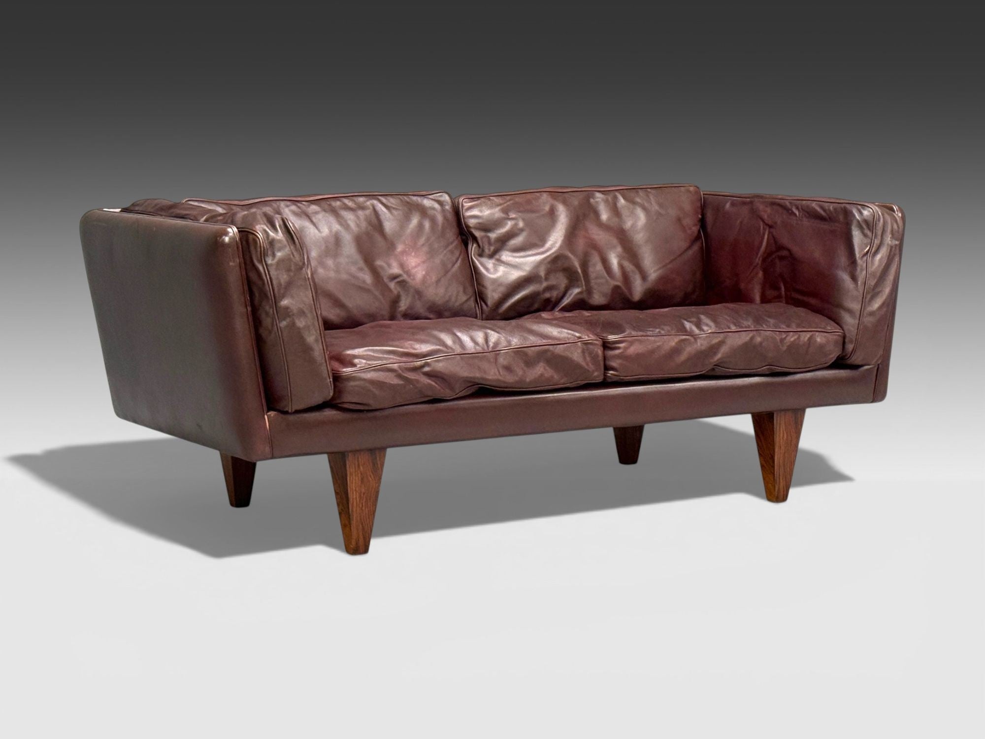 Illum Wikkelsø, Settee, Brown Leather, Rosewood, Denmark, 1960s