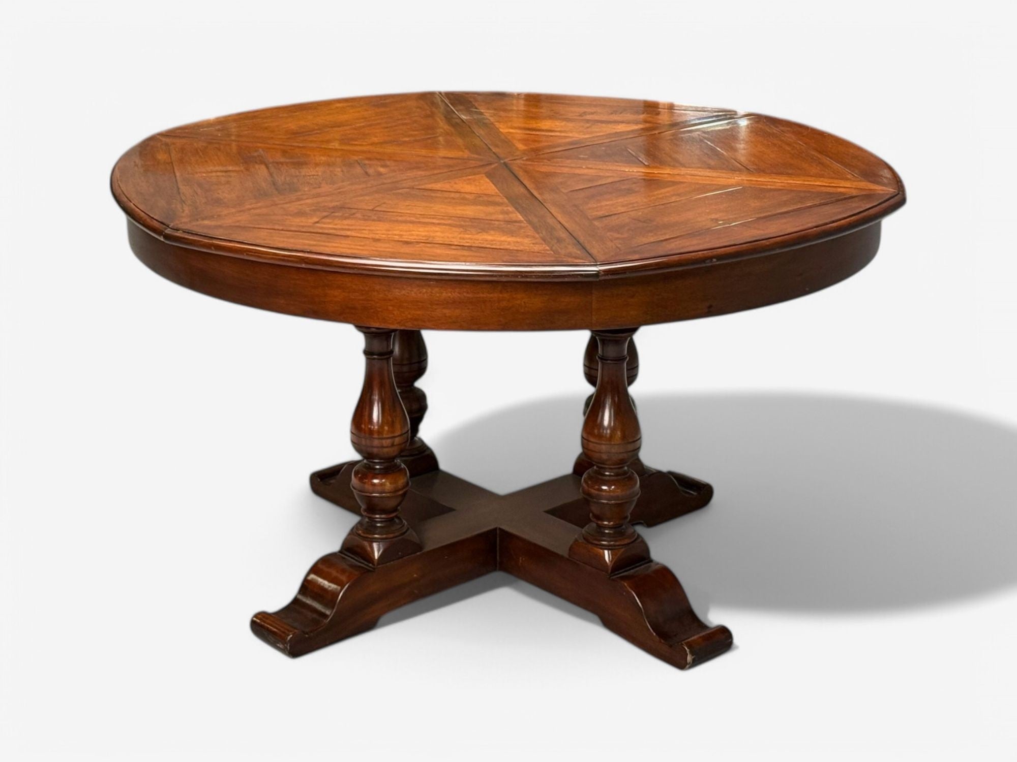 Farmhouse Style, Walnut, Jupe Round Dining Table, USA, 20th C.