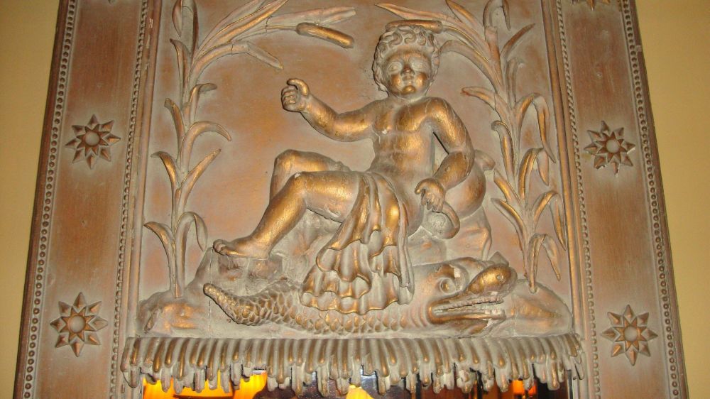 Swedish Style Wall Console Mirror Depicting a Cherub