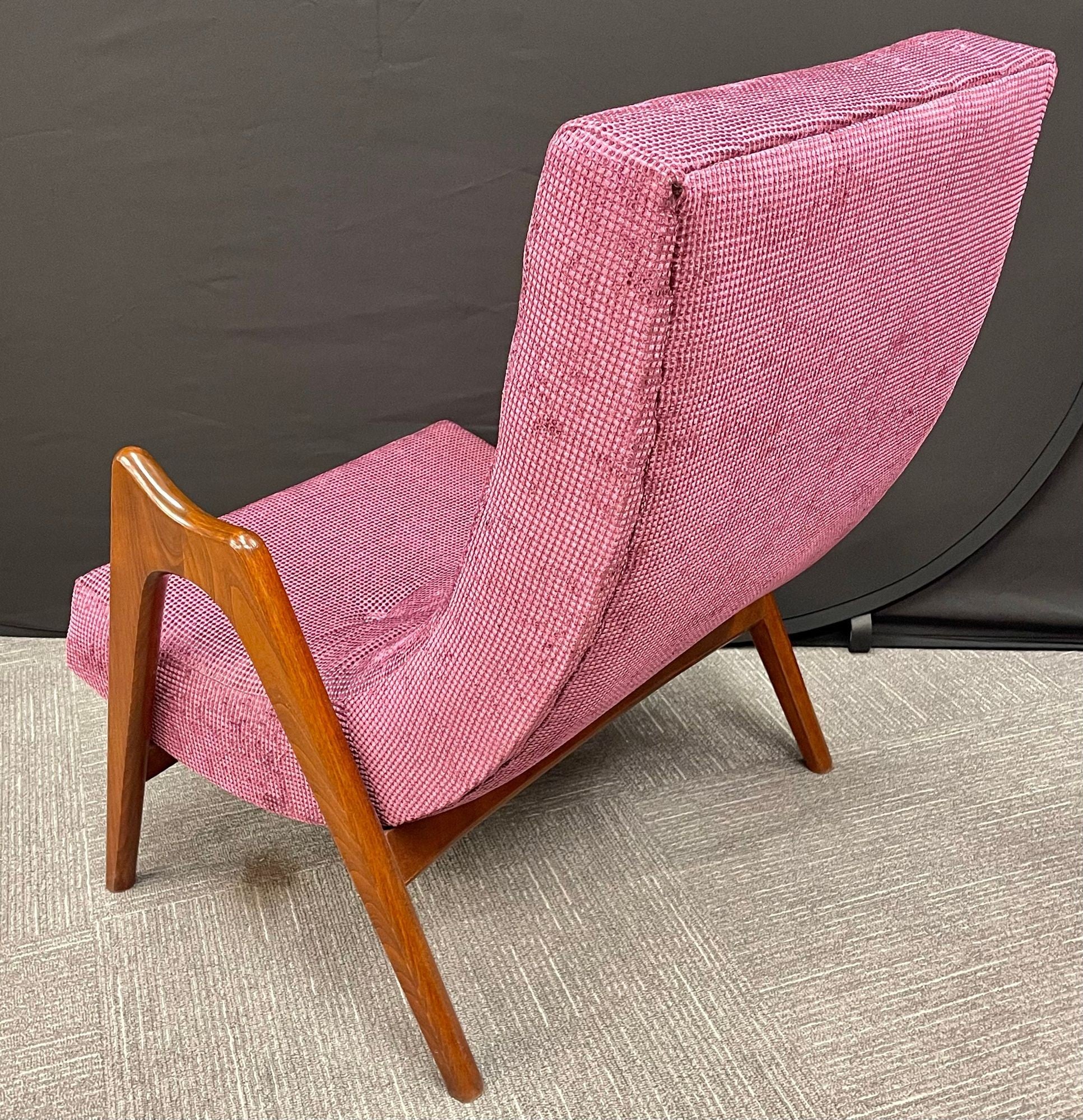 Single Sculptural Italian Mid-Century Modern Lounge Chair in Walnut, Mahogany