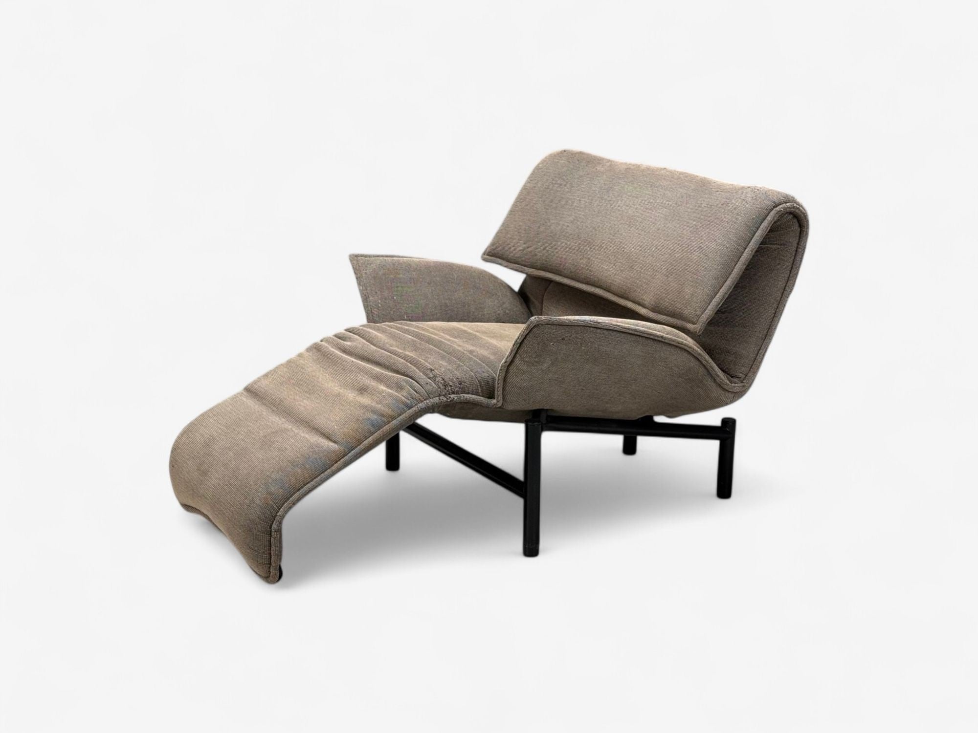 Vico Magistretti, Italian Modern, Fabric, Metal, Veranda Lounge Chair, 1980s