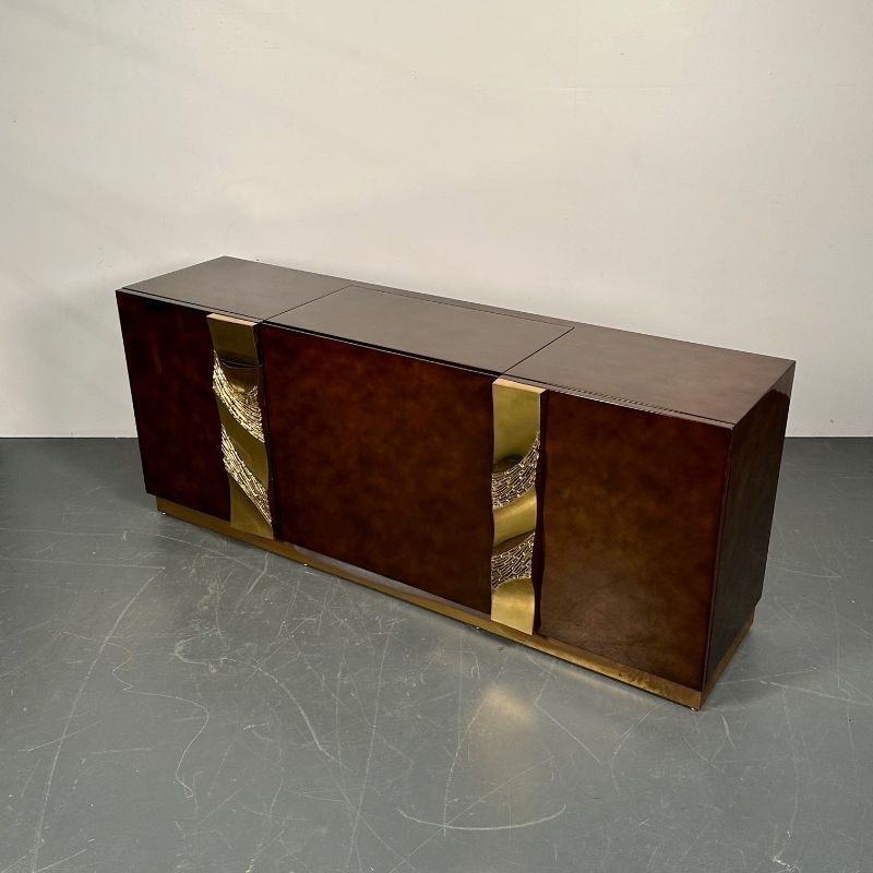 Italian Mid-Century Modern Bar / Entertainment Cabinet, Aldo Tura Style, Lacquer