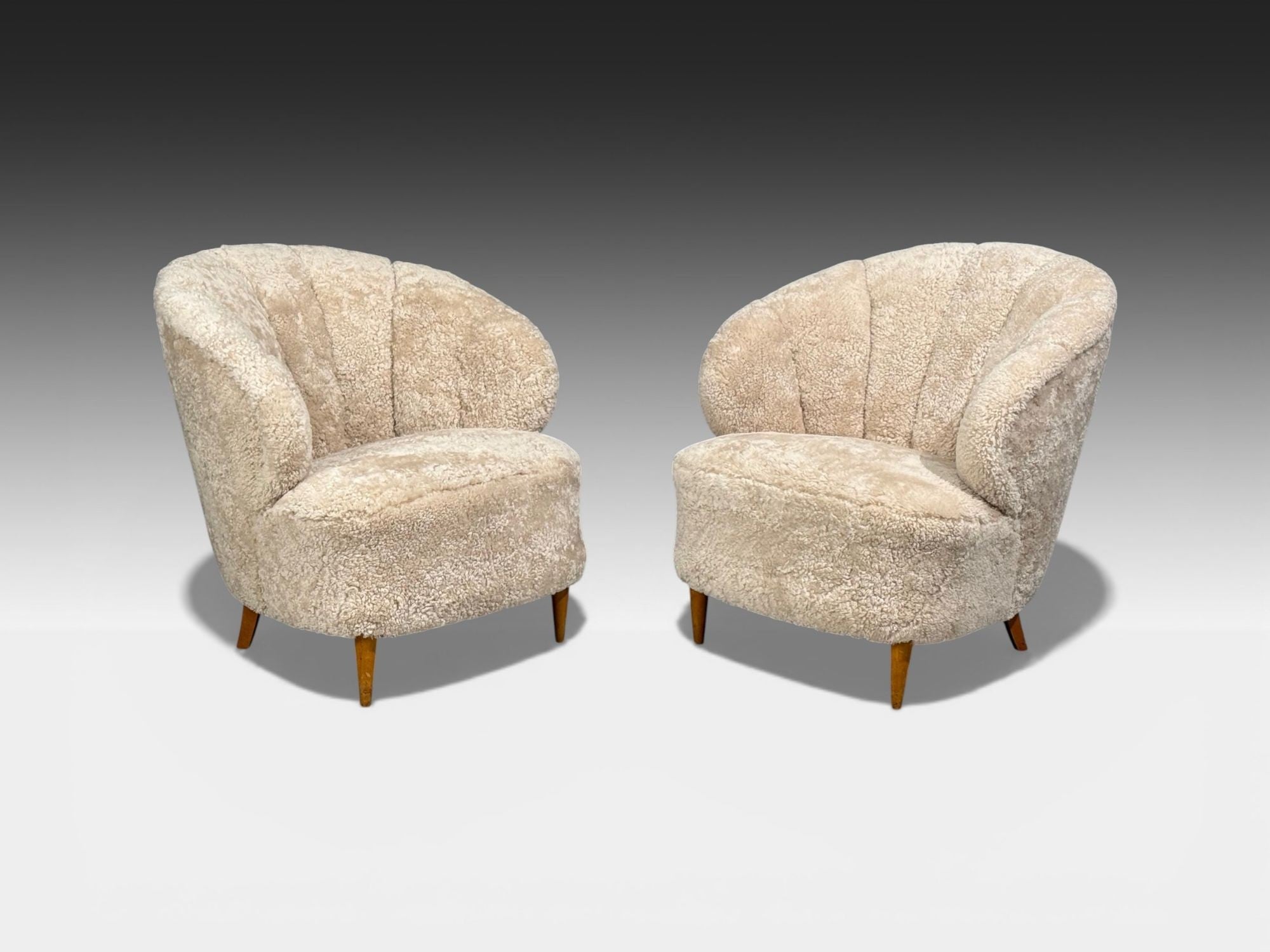 Finnish Modern, Shell Form Lounge Chairs, Beige Shearling, Wood, Finland, 1940s
