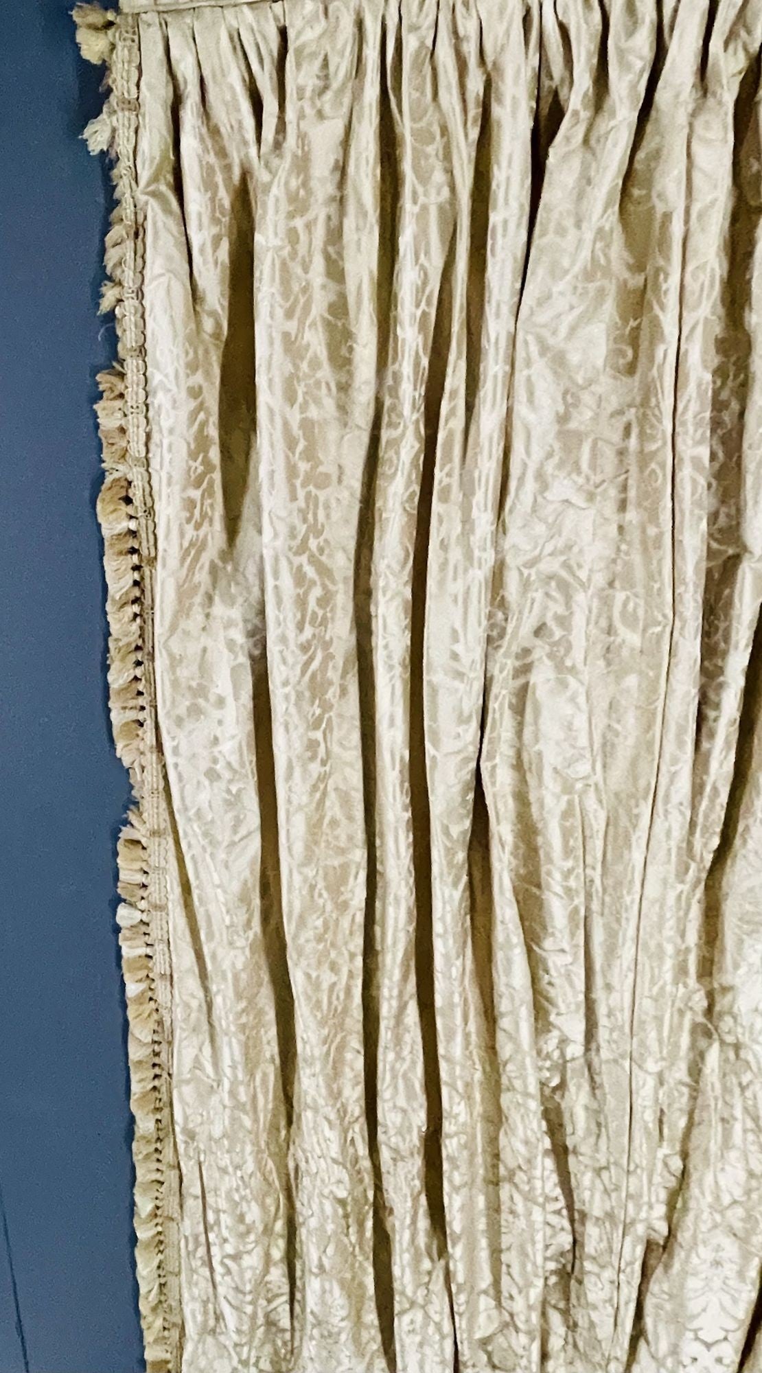 Single Cream Curtain on Valance, Window Treatment, Drapery