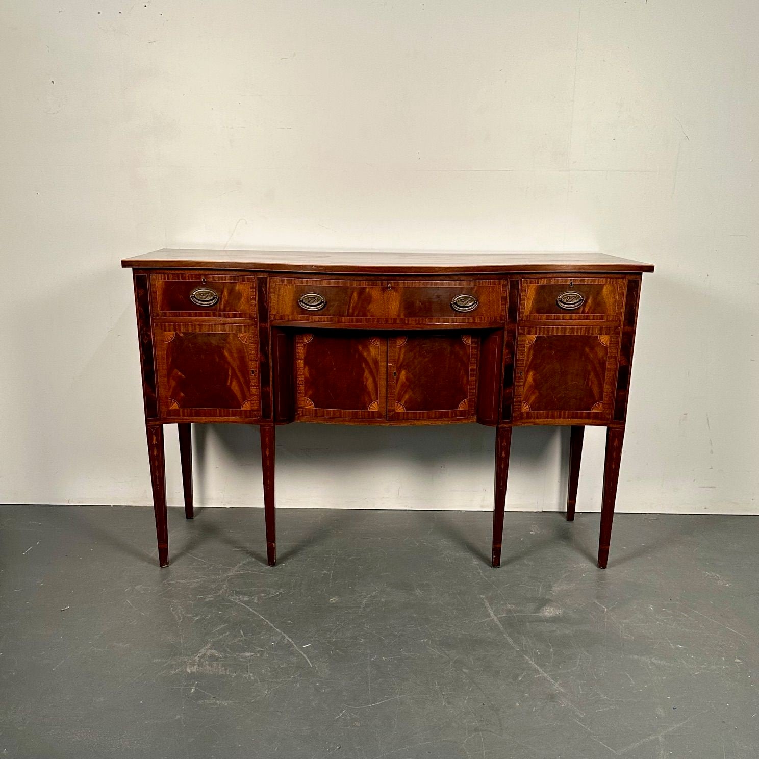 Georgian Style Hepplewhite Mahogany Cabinetmaker Sideboard, Documentation, 1931