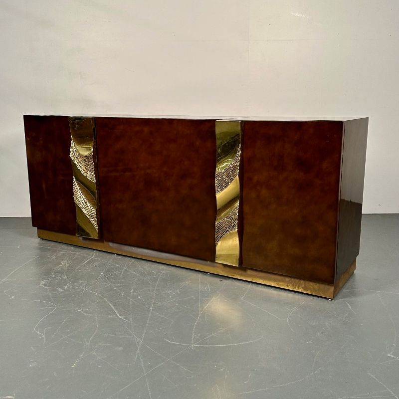 Italian Mid-Century Modern Bar / Entertainment Cabinet, Aldo Tura Style, Lacquer
