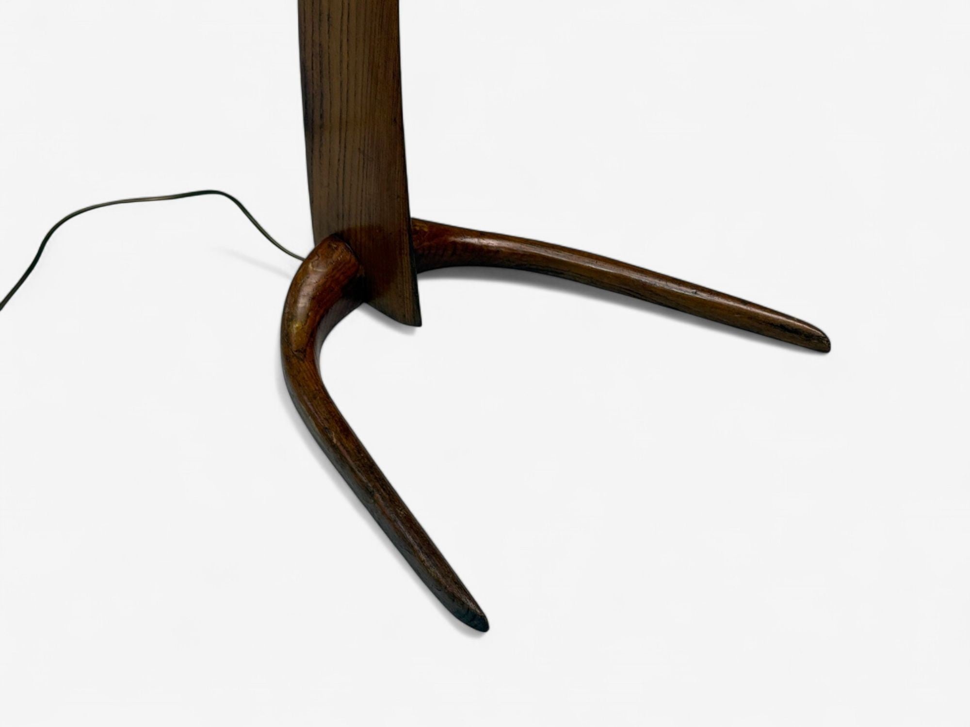 Italian Modern, Elmwood, Brass, Curved Floor Lamp, Italy, 1940s