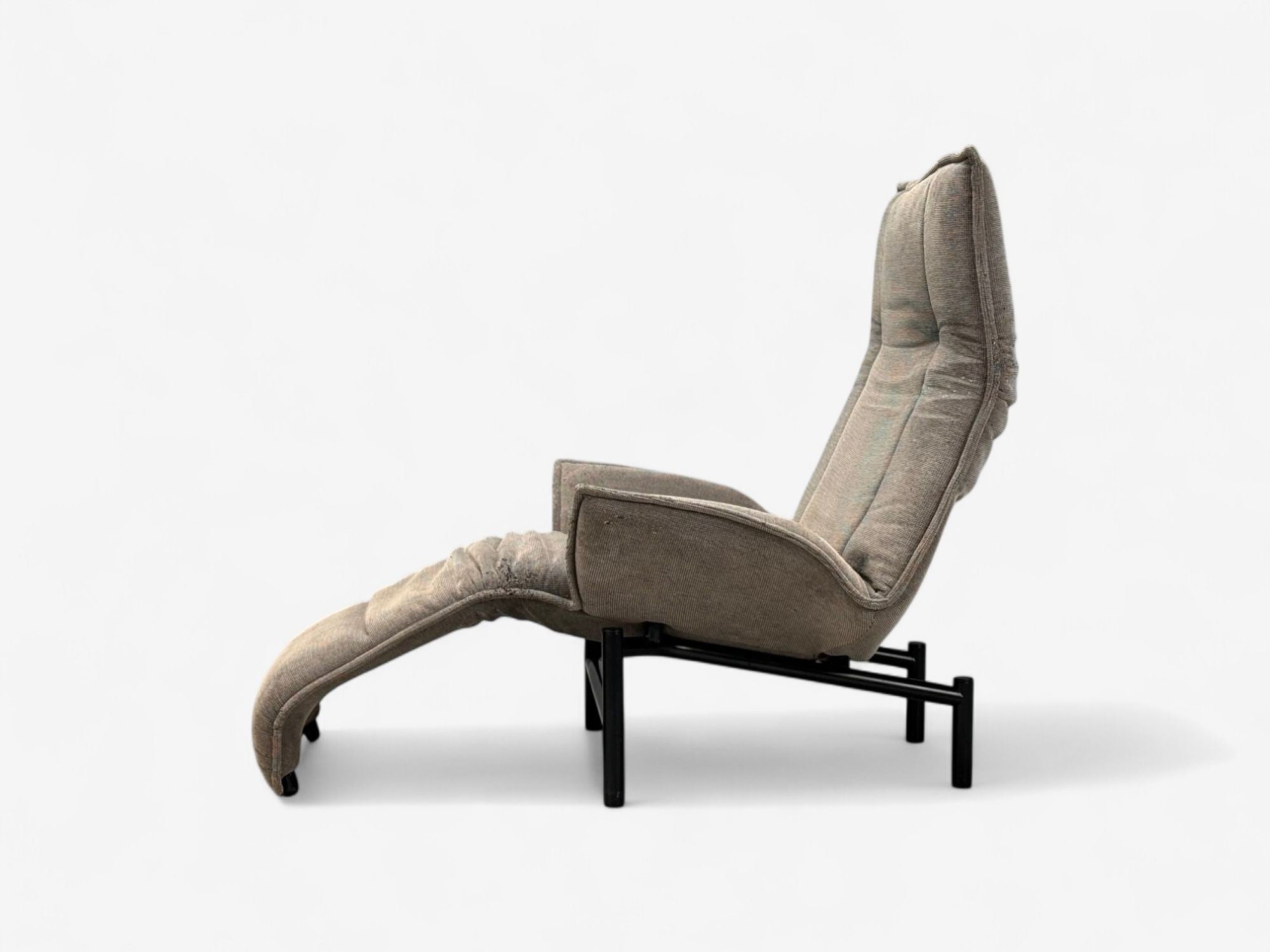 Vico Magistretti, Italian Modern, Fabric, Metal, Veranda Lounge Chair, 1980s