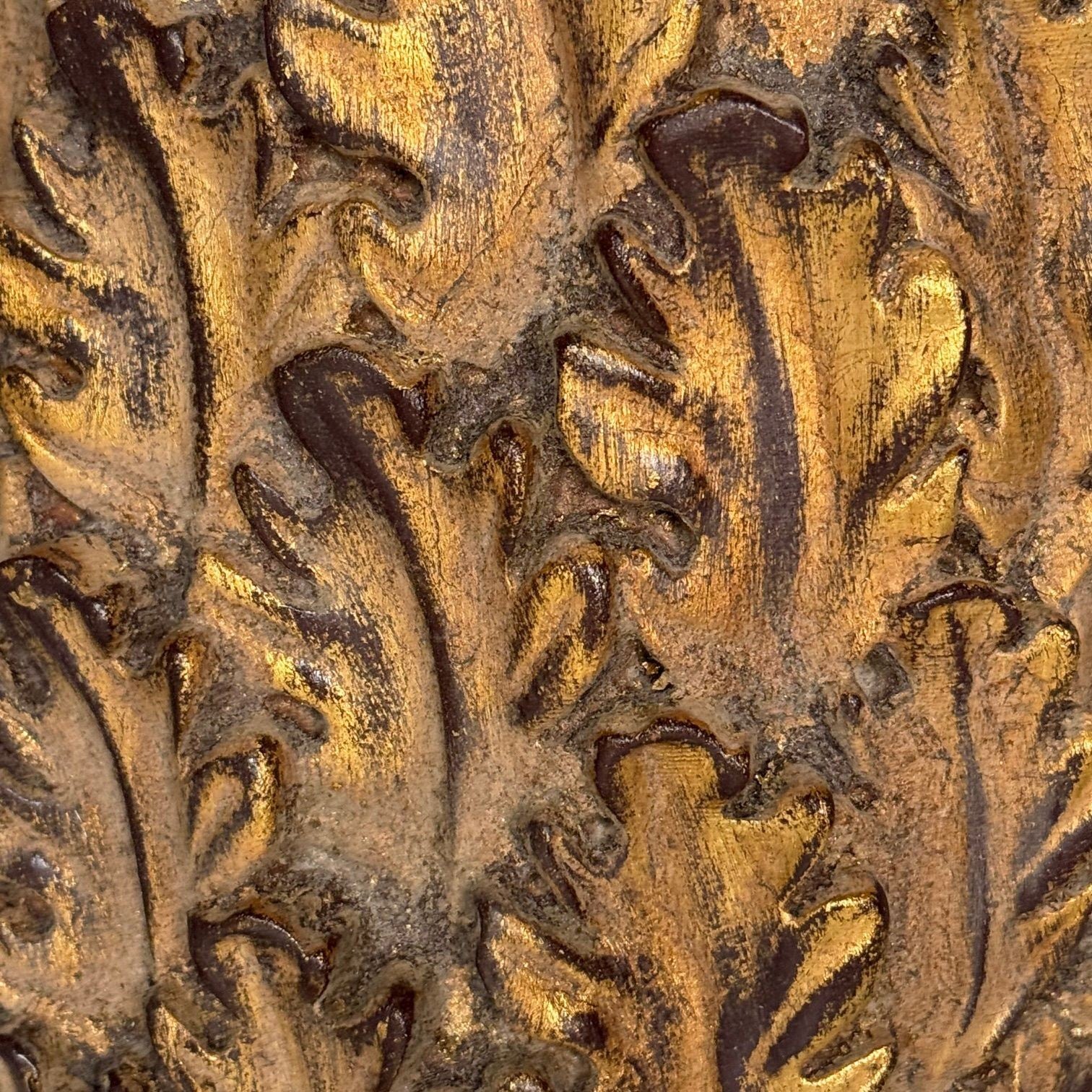 Hollywood Regency, Large Oval Wall Mirrors, Carved Giltwood, Leaf Motif, 21st C.