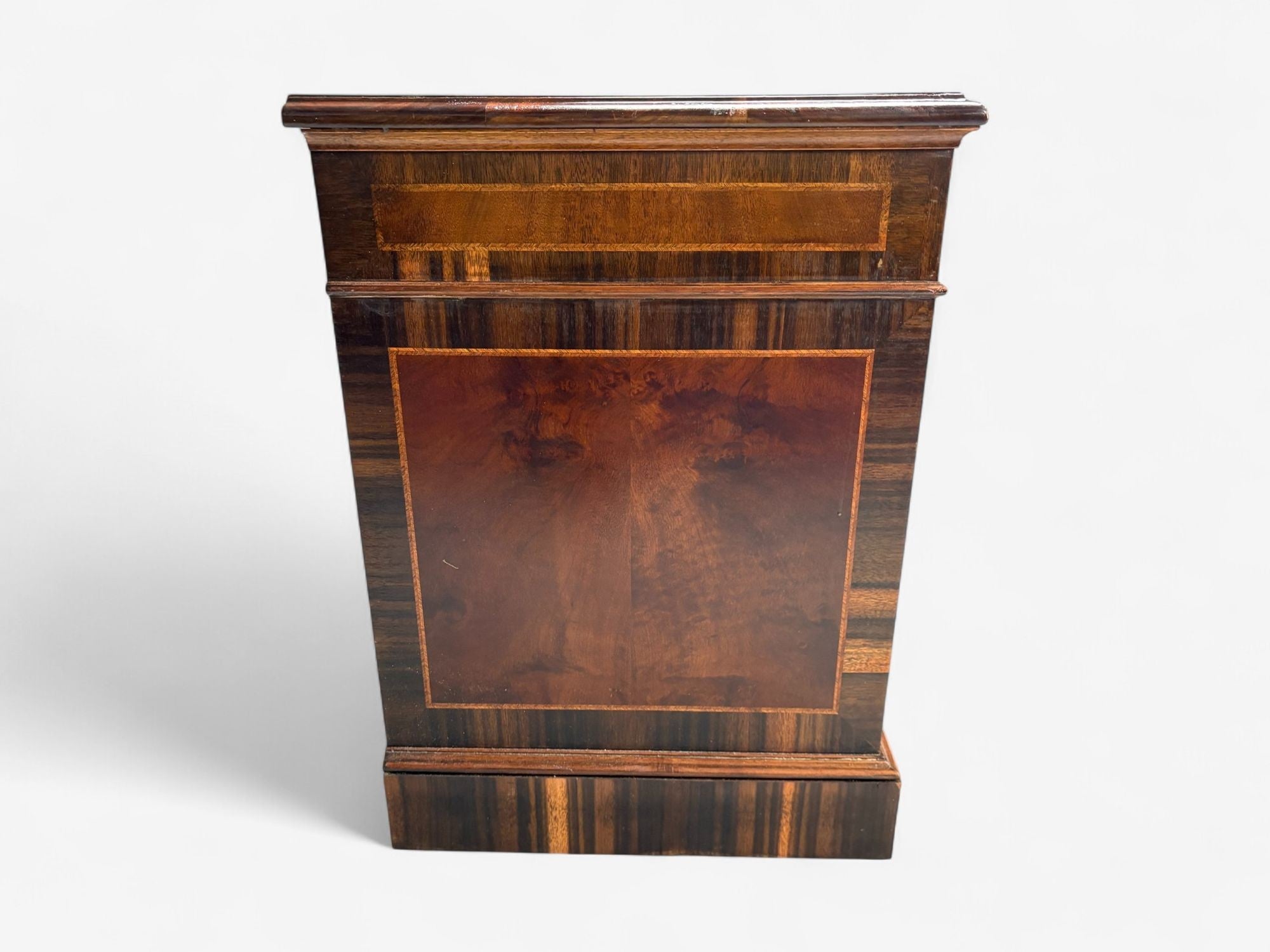 Georgian, Circassian Walnut, Burlwood, Brass, Sideboard, USA, 1980s