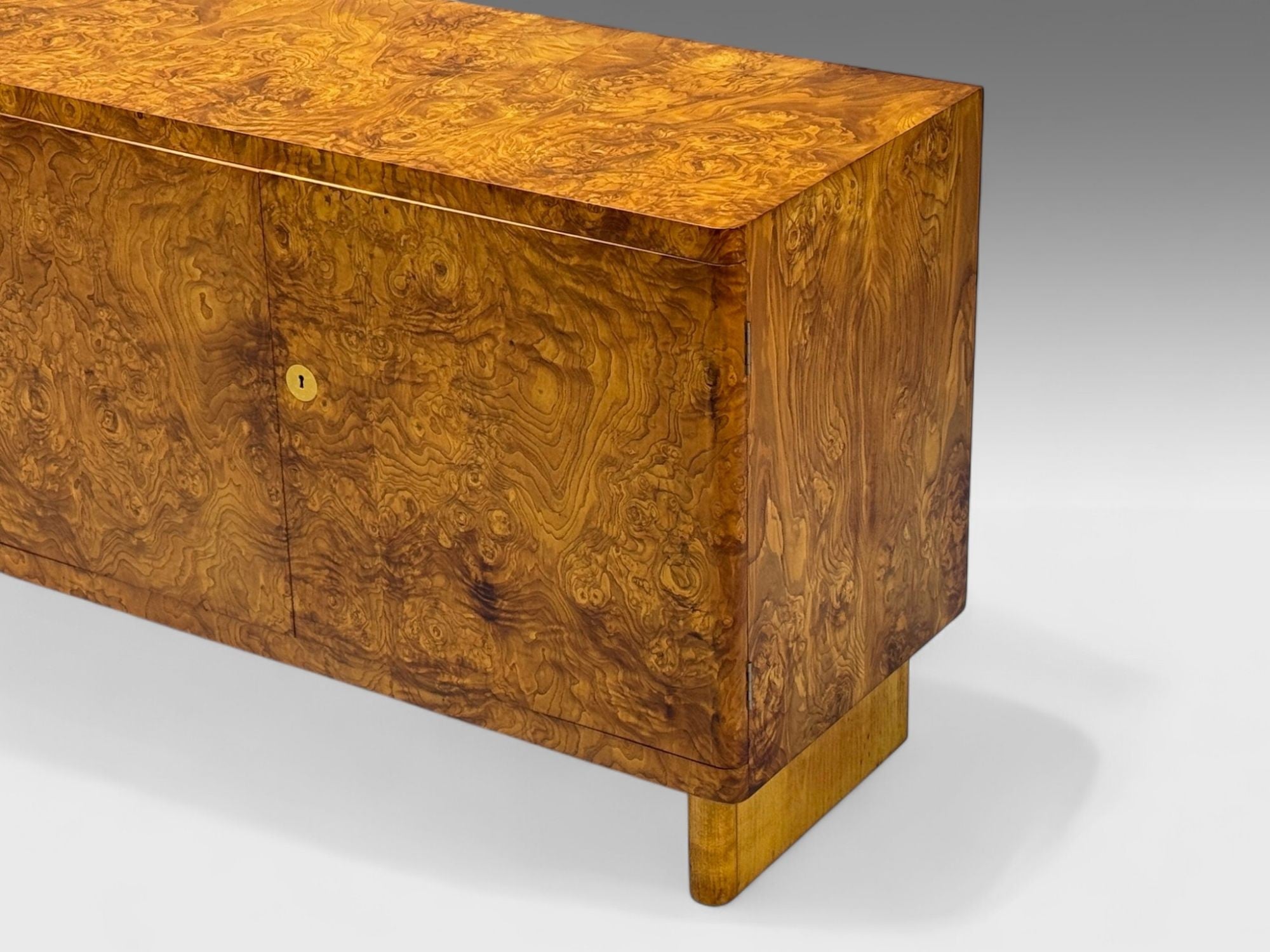 Axel Einar Hjorth, Nordiska Kompaniet, Root Wood, Rare Birka Sideboard, Sweden, 1937