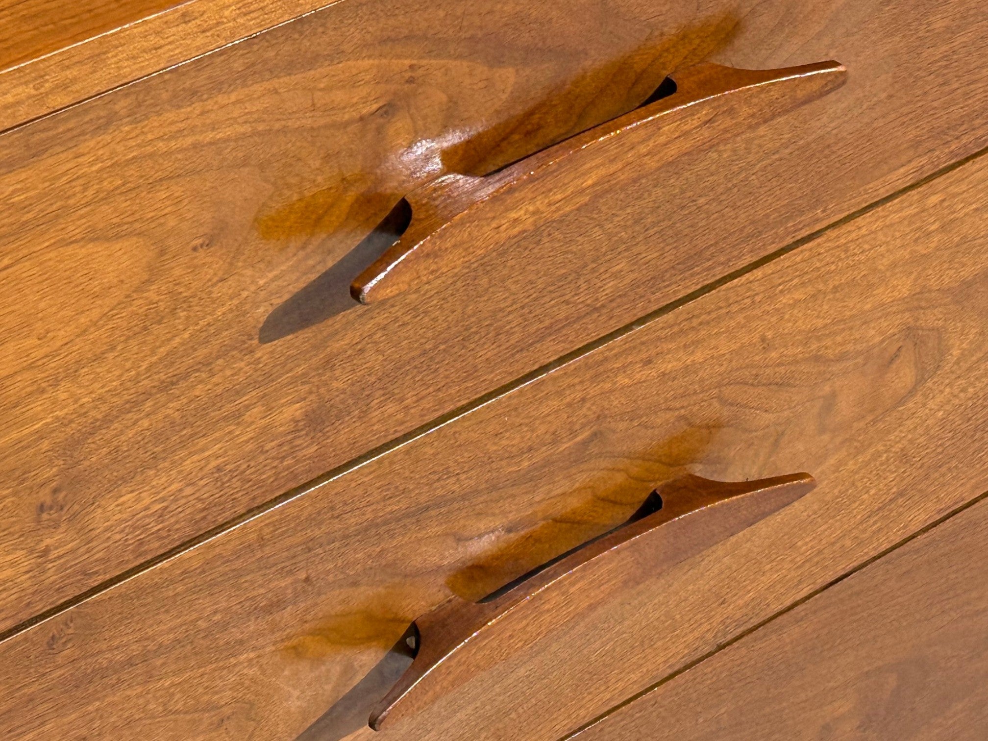 Young Manufacturing, Standard Dreser, Walnut, USA, 1960s