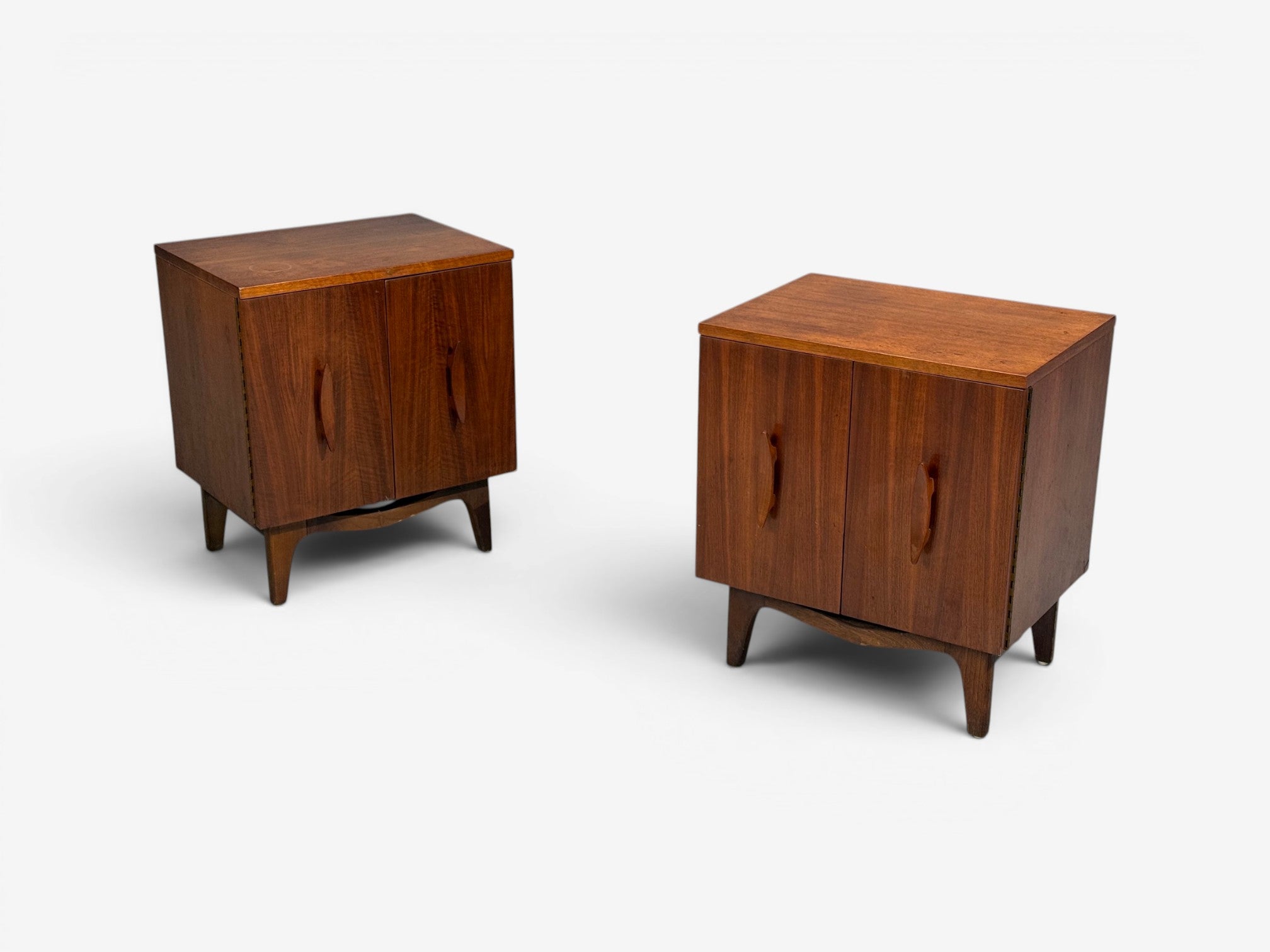 Young Manufacturing, Modern Nightstands, Walnut, USA, 1960s
