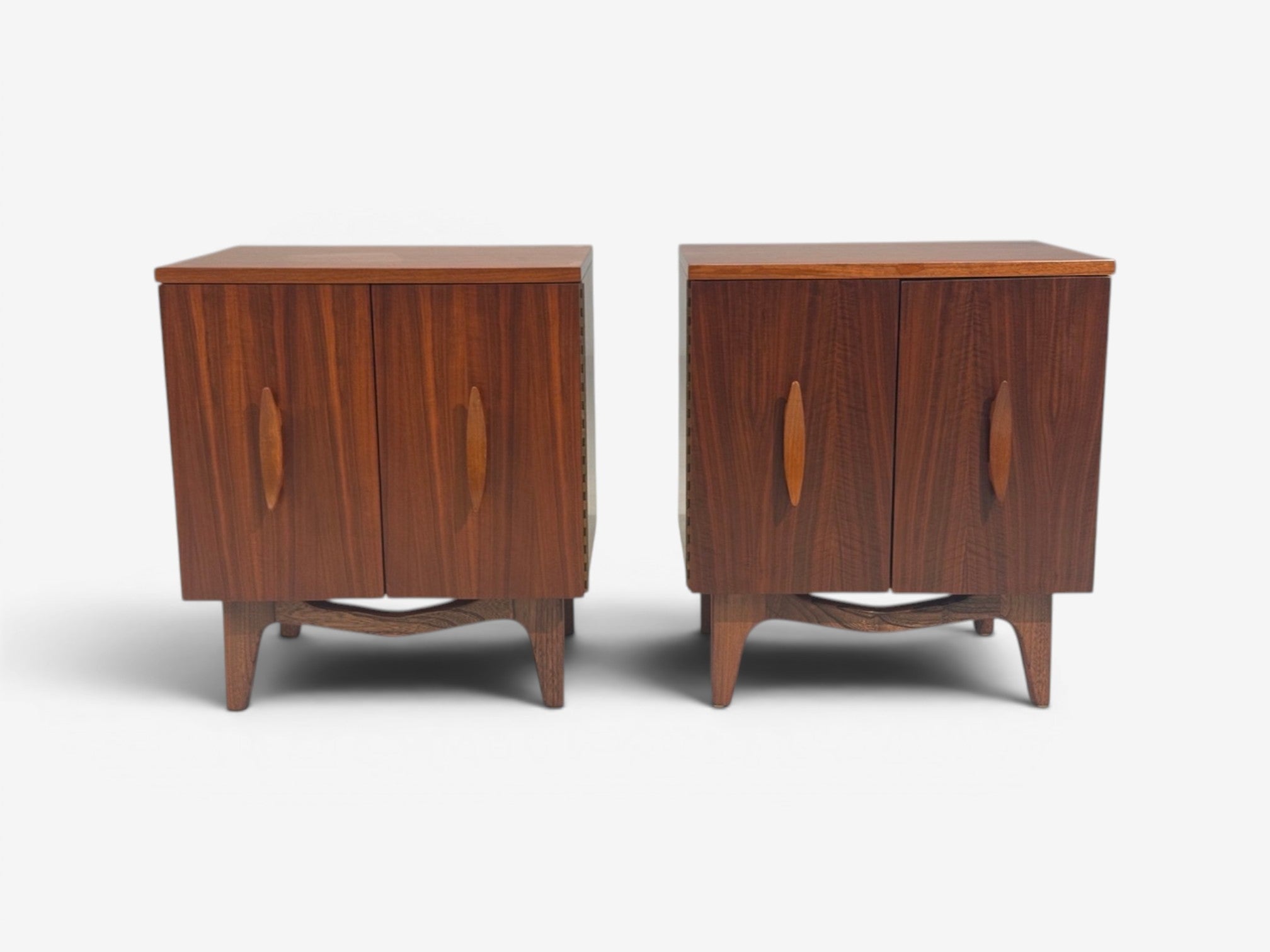 Young Manufacturing, Modern Nightstands, Walnut, USA, 1960s