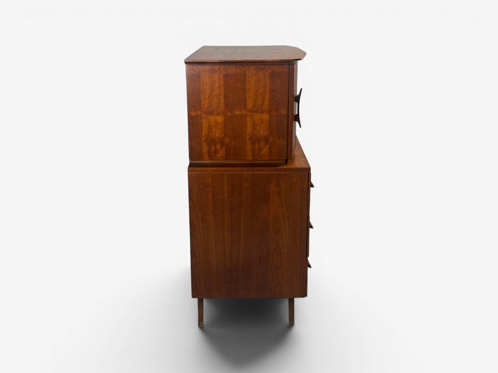 Young Manufacturing, Highboy Dreser, Walnut, USA, 1960s