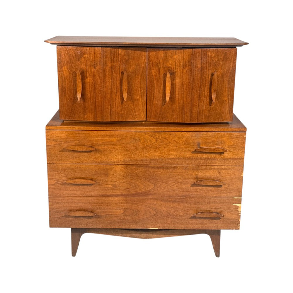 Young Manufacturing, Highboy Dreser, Walnut, USA, 1960s