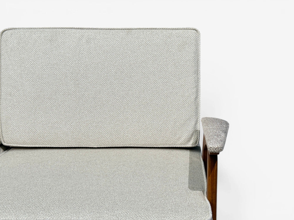 Peter Hvidt & Orla Mølgaard-Nielsen Style, Settee, Cream Boucle, Denmark, 1960s