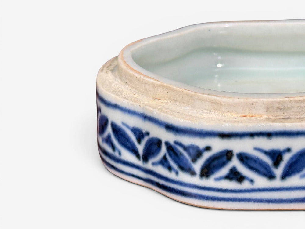 Emperor Xuande Marked Diminutive Lidded Box, Blue and White Porcelain, China