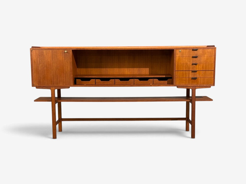 Axel Bäck attr., Monumental Sideboard, Teak, Rosewood, Sweden, 1950s