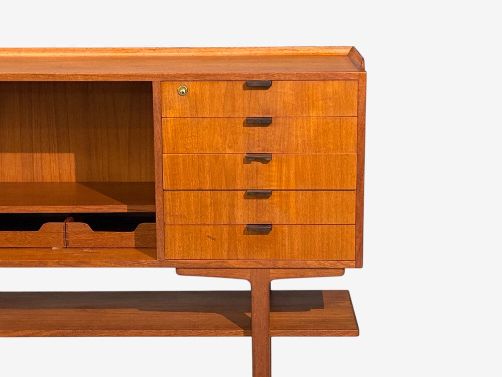 Axel Bäck attr., Monumental Sideboard, Teak, Rosewood, Sweden, 1950s