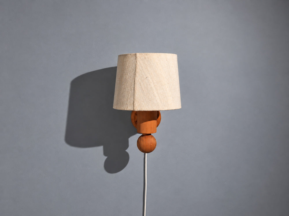 Uno Kristiansson, Swedish Modern, Pine, Fabric, Wall Sconce, Sweden, 1970s