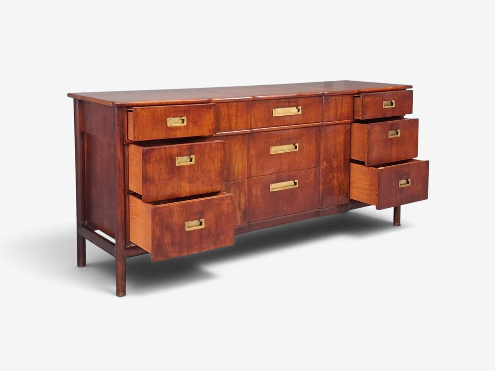 John Widdicomb, American Modern, Nine-Drawer Dresser, Walnut, Brass, USA, 1960s