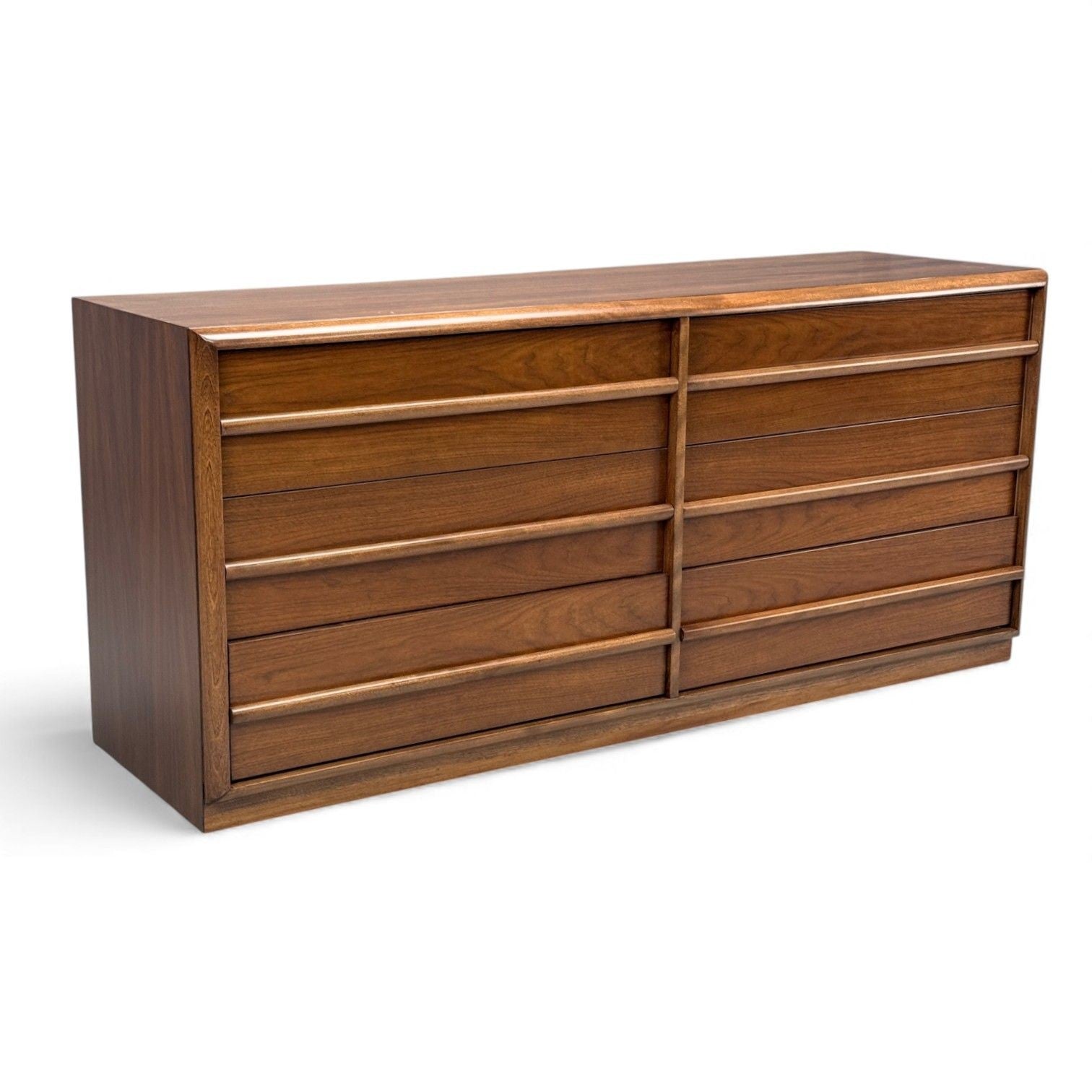 T.H. Robsjohn-Gibbings, American Modern, Walnut, Dresser, USA 1960s