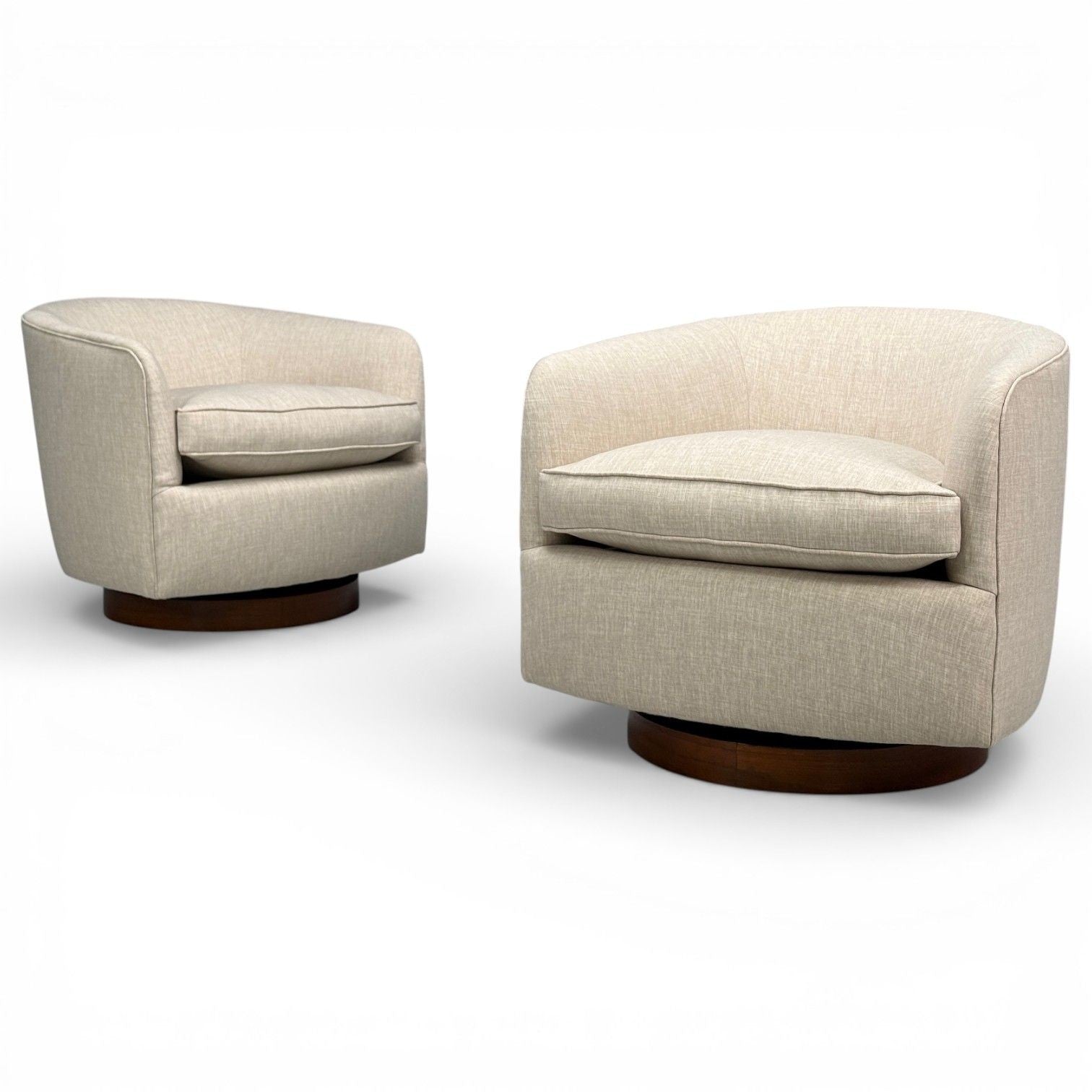 Milo Baughman, Swivel Chairs, Beige Upholstery, Walnut, USA, 1970s
