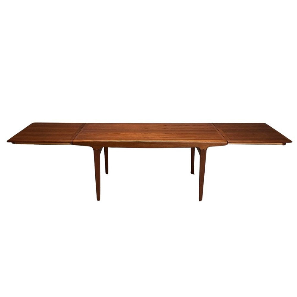 Johannes Andersen, Danish Mid-Century Modern, Dining Table, Teak, Denmark, 1960s