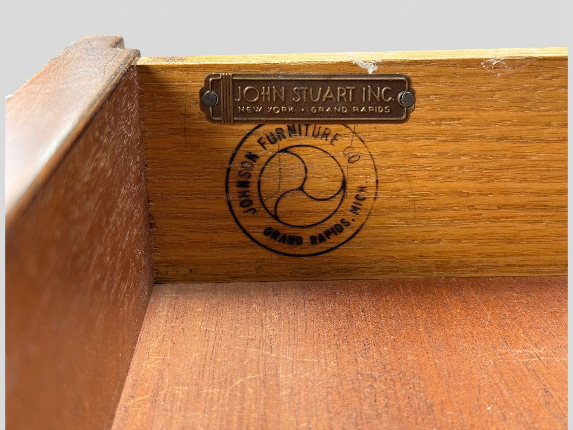 Paul Frankl, Rare Nightstands, Mahogany, Rock Maple, Brass, Leather, USA, 1950s