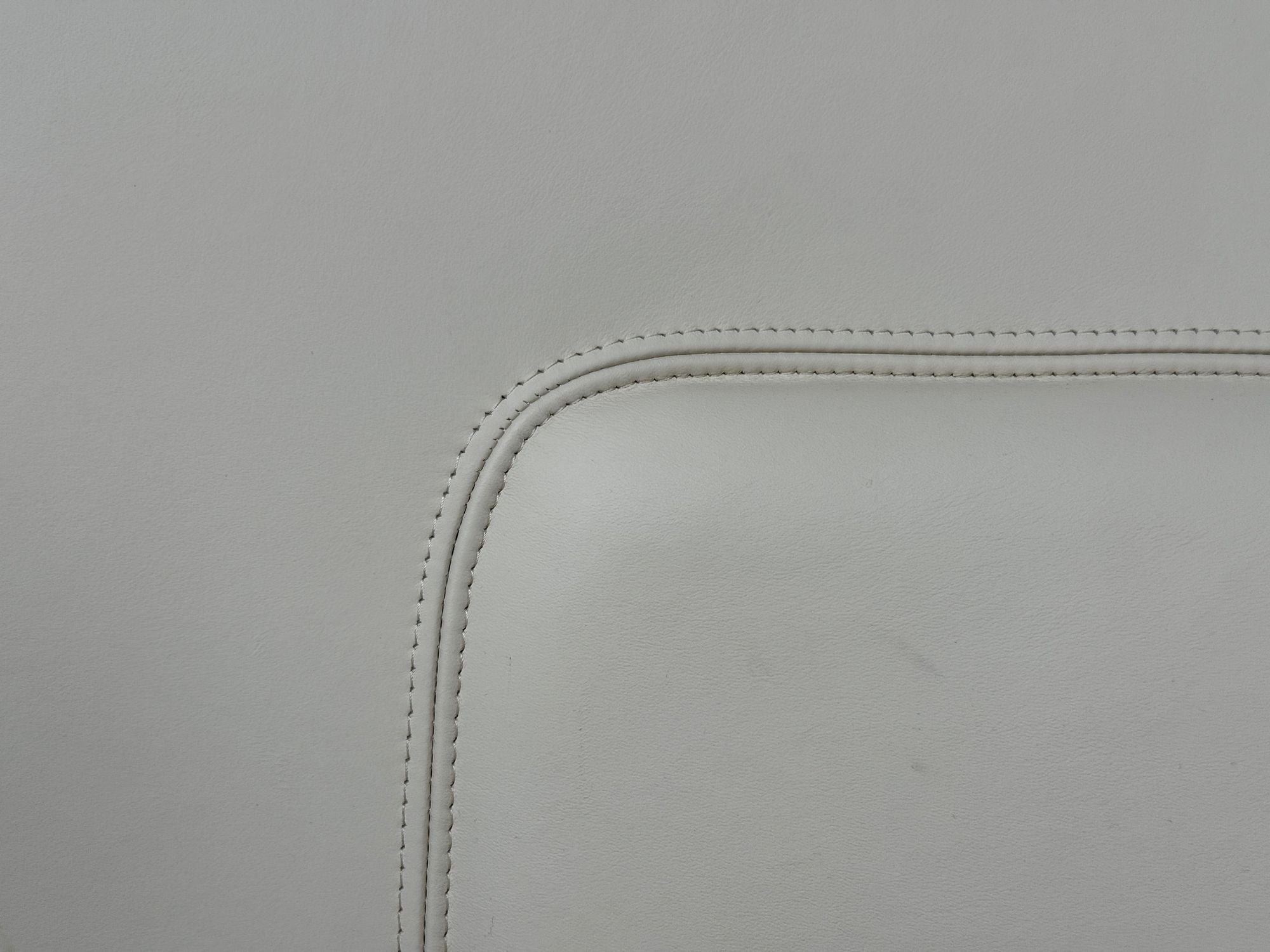 Molteni & C., Cream Leather, Chrome, King Size Bedframe, Italy, 21st C.