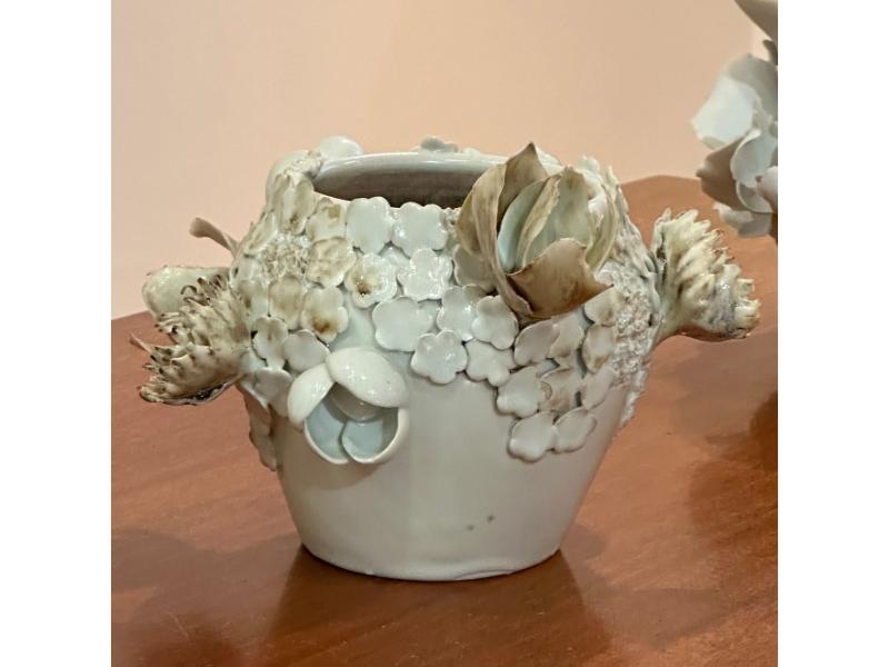 Chala Toprak, Contemporary, Modern Sculpture, Flower Vase, Porcelain, 2022