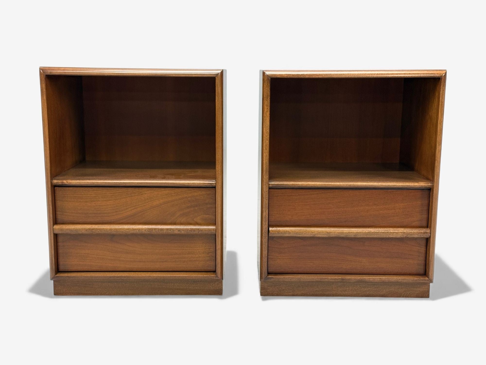 T.H. Robsjohn-Gibbings, American Modern, Walnut, Open Nightstands, USA, 1960s