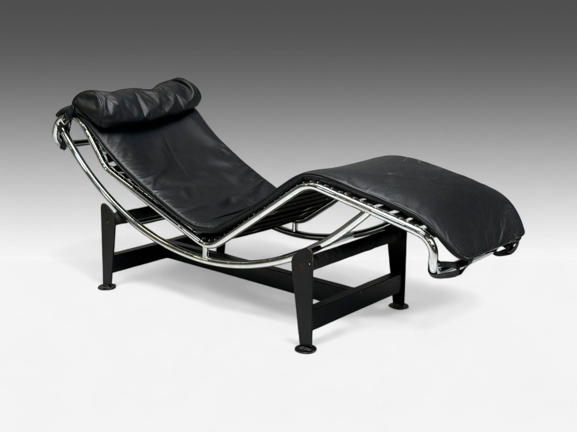 Le Corbusier Style, Mid-Century Modern, Black Leather, Chaise Lounge, 20th C.