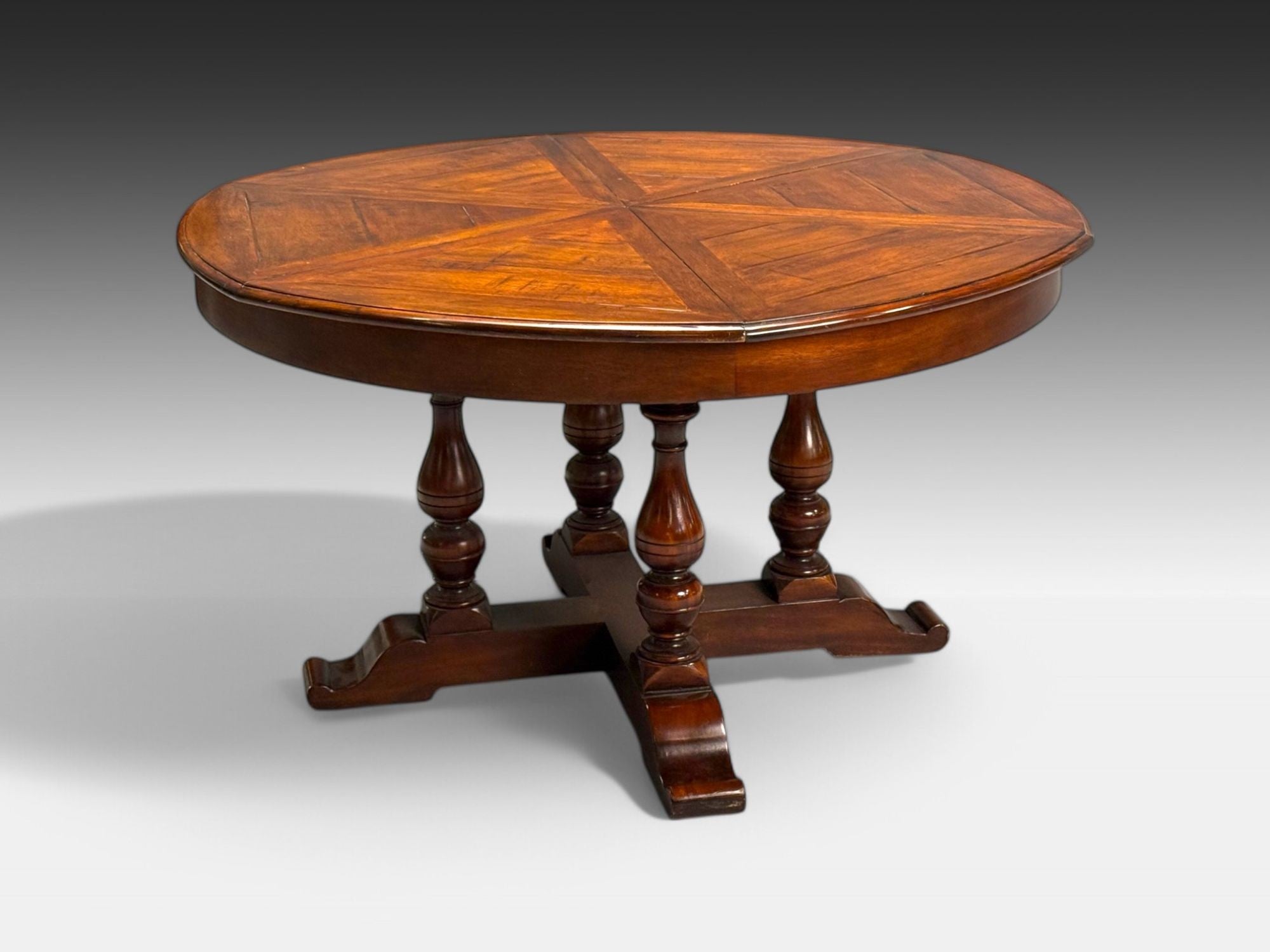 Farmhouse Style, Walnut, Jupe Round Dining Table, USA, 20th C.