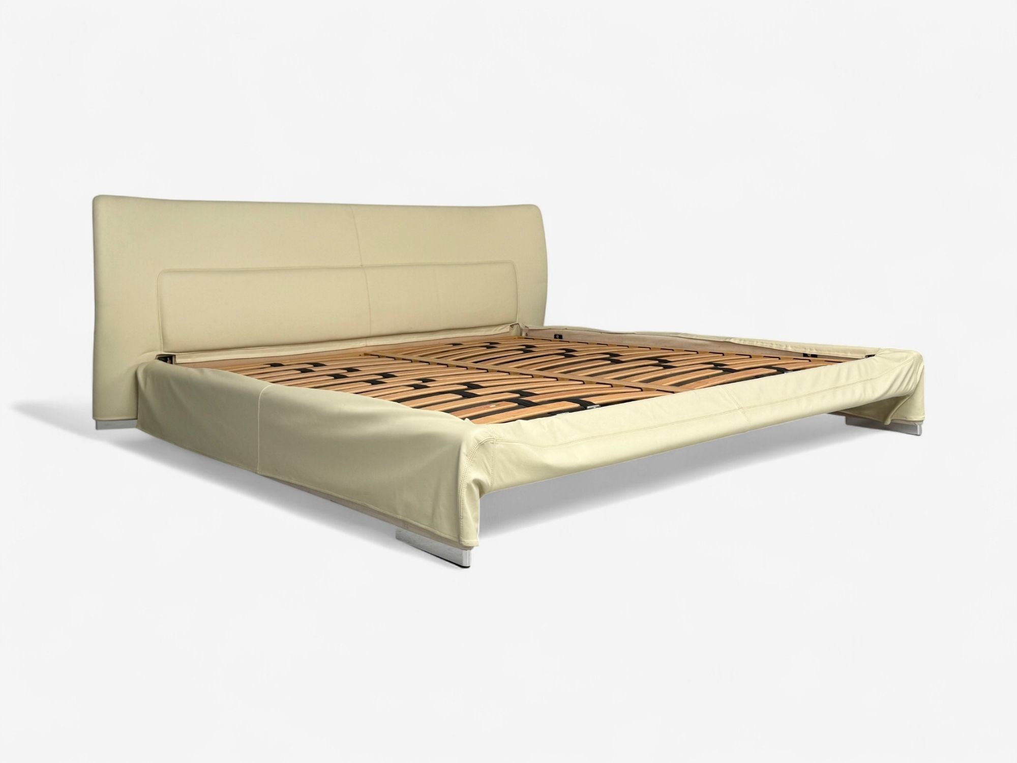 Molteni & C., Cream Leather, Chrome, King Size Bedframe, Italy, 21st C.
