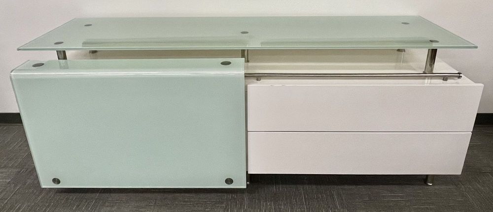 Mid Century Modern White Lacquered and Glass Console, Dresser or Sideboard