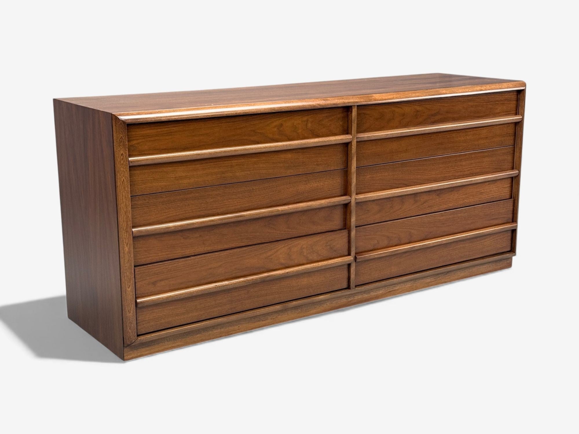 T.H. Robsjohn-Gibbings, American Modern, Walnut, Dresser, USA 1960s