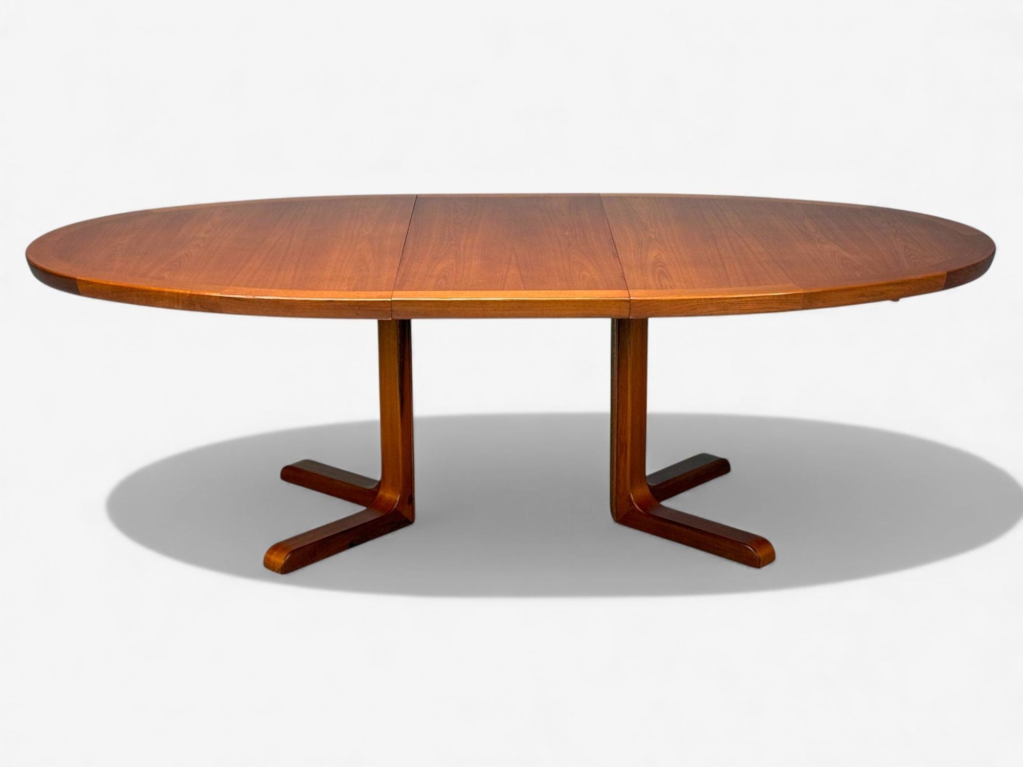 Skovby Mobelfabrik  Danish エクステンションテーブル Skovby Møbelfabrik, Danish Modern, Teak, Expandable Dining Table, Denm